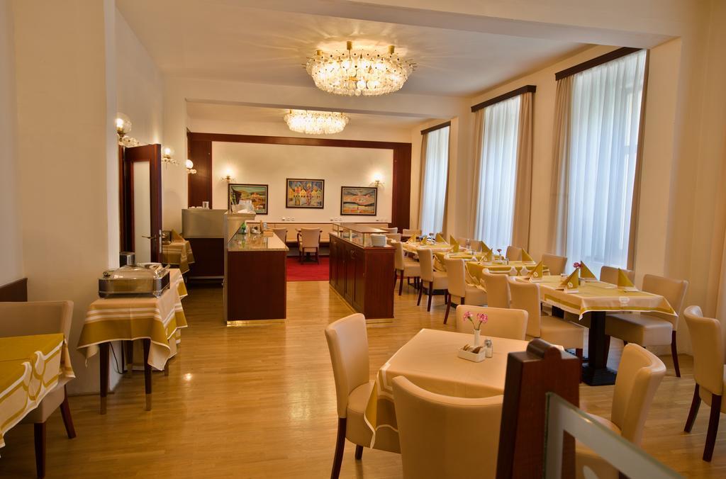 Grandhotel Garni Jihlava Ngoại thất bức ảnh