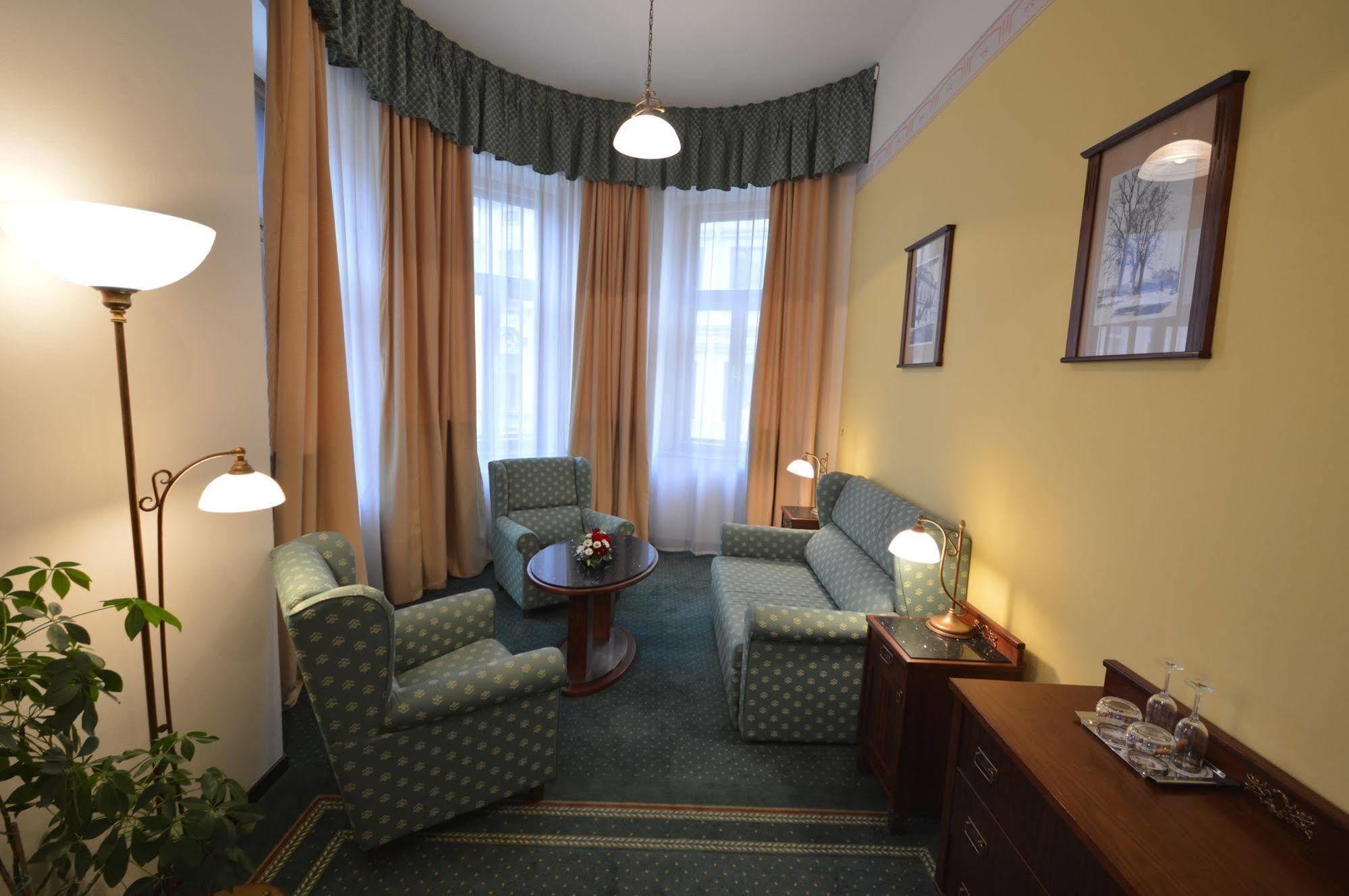 Grandhotel Garni Jihlava Ngoại thất bức ảnh