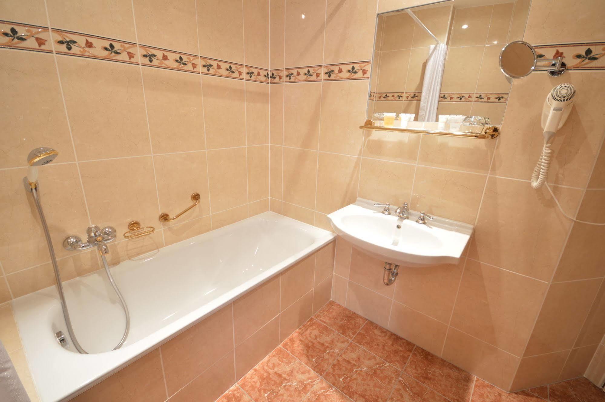 Grandhotel Garni Jihlava Ngoại thất bức ảnh