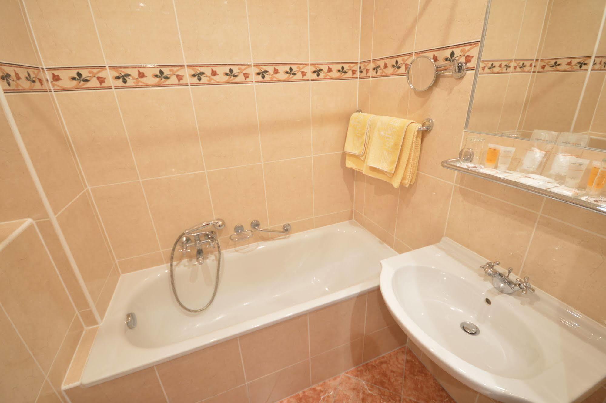 Grandhotel Garni Jihlava Ngoại thất bức ảnh